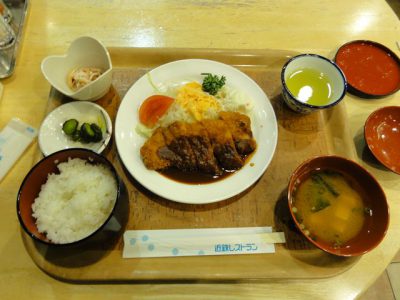 浜名湖SAで味噌カツ定食