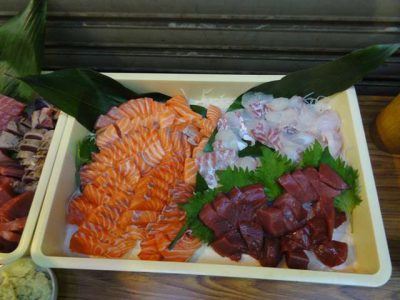 鮭、マグロ、鯛の刺身