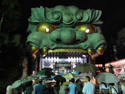 難波八阪神社の獅子舞台