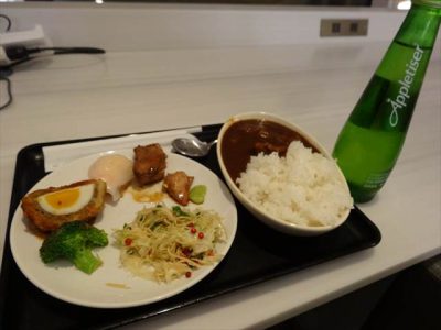 JALのラウンジの食事その１
