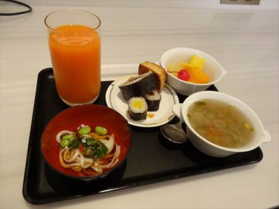JALのラウンジの食事その2