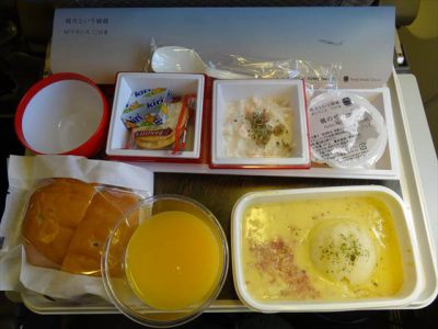 JL041機内食