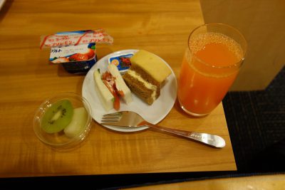キャセイのラウンジの軽食