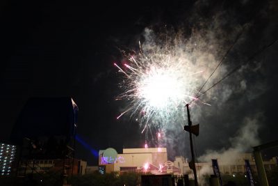 天神祭の企業提供の花火