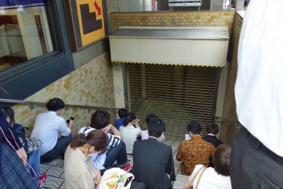 地震の朝の地下鉄難波駅