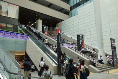 地震の朝の南海難波駅