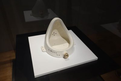 マルセル・デュシャン「泉」