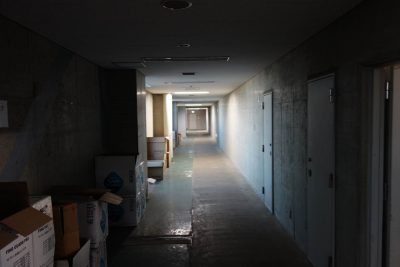 見学エリア外の通路