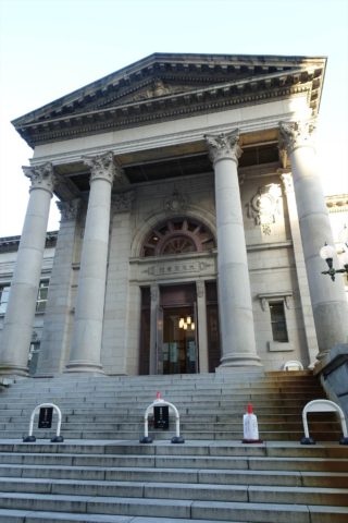 大阪府立中之島図書館