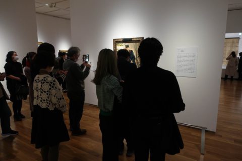 展覧会の入場直後の部屋
