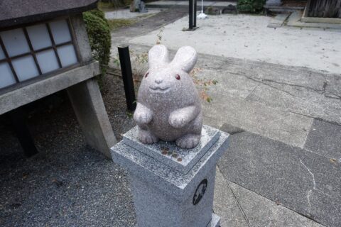 狛ウサギ@岡崎神社