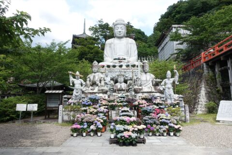 大釈迦如来石像
