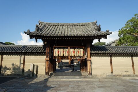 法隆寺東院四脚門
