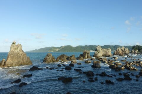 橋杭岩
