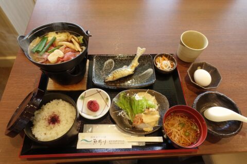 ツアーのすき焼きランチ