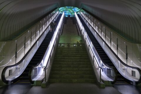 MOA美術館のエスカレータ