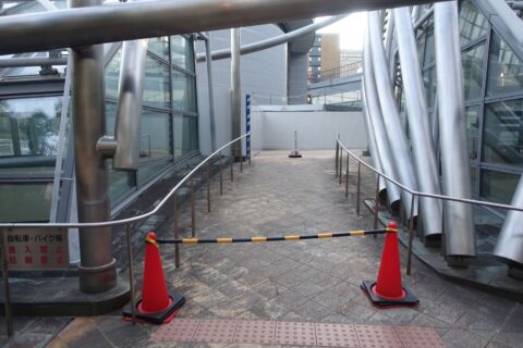 国立国際美術館