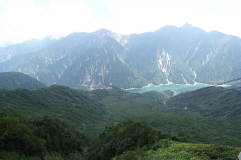 大観峰から黒部湖側を望む