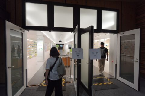 住友館フリーエリア出入り口