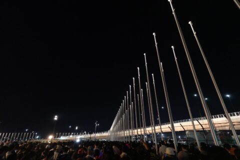 万国旗のポール群