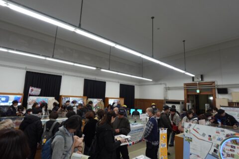 大阪府立中之島図書館