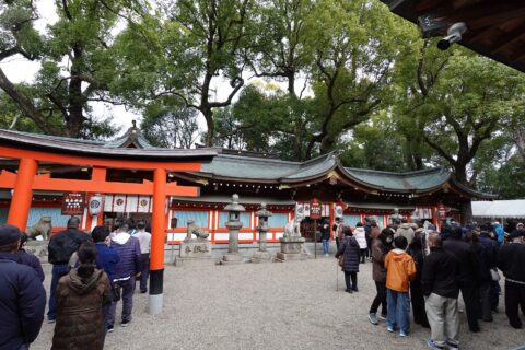 杭全神社 本殿前