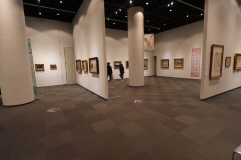 神戸ファッション美術館