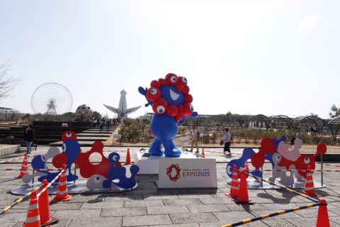 ミャクミャクモニュメント